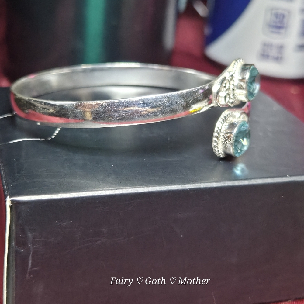 Gorgeous Bali Sterling Silver & Blue Topaz Open Cuff Bracelet - Picture 3 of 8